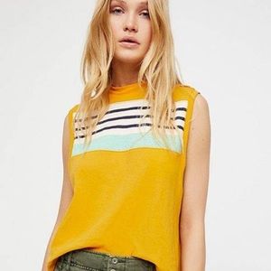 Free people we the free need you gold muscle, S